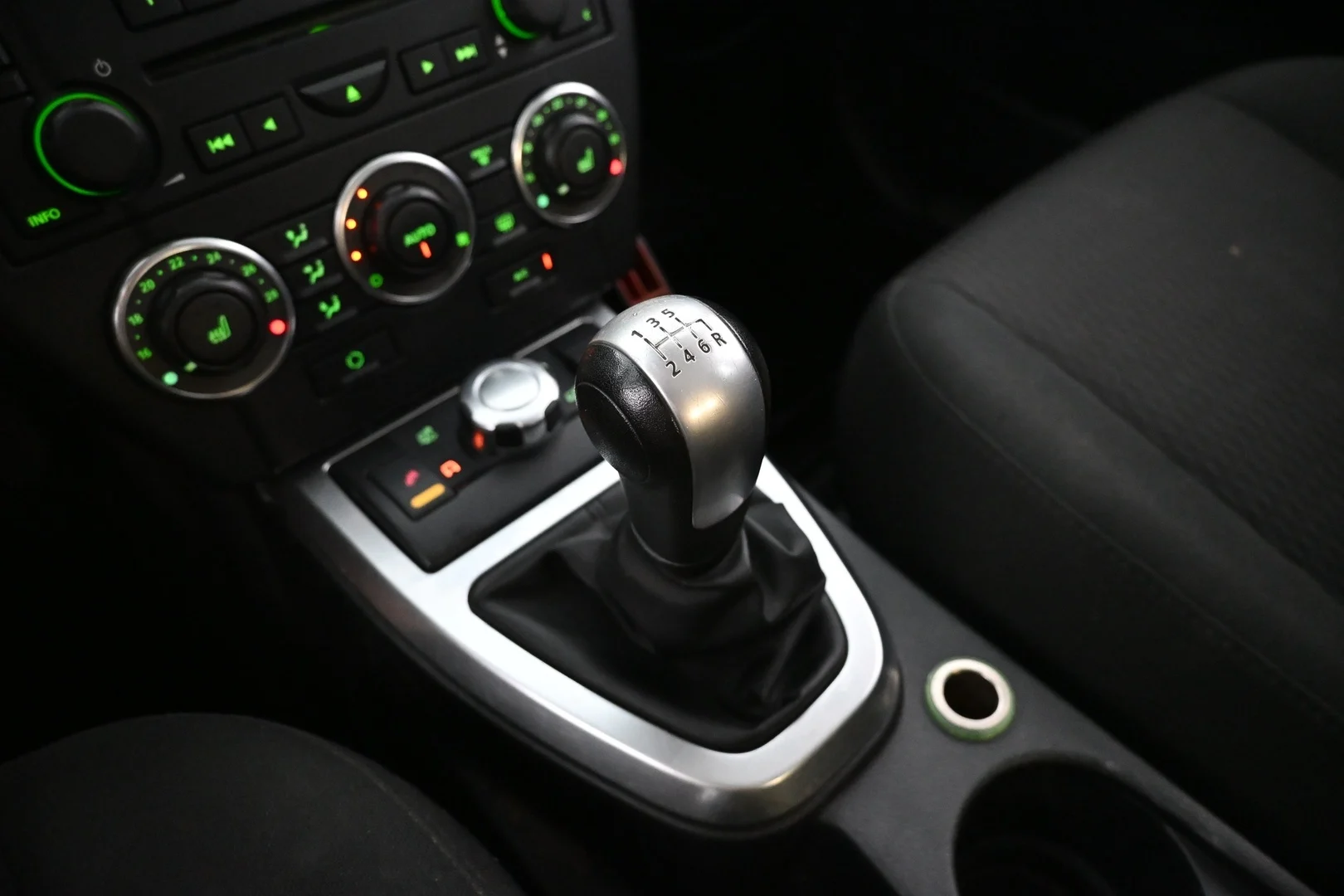 Car Image - y8b19UBveZa5VhH1bl4DX