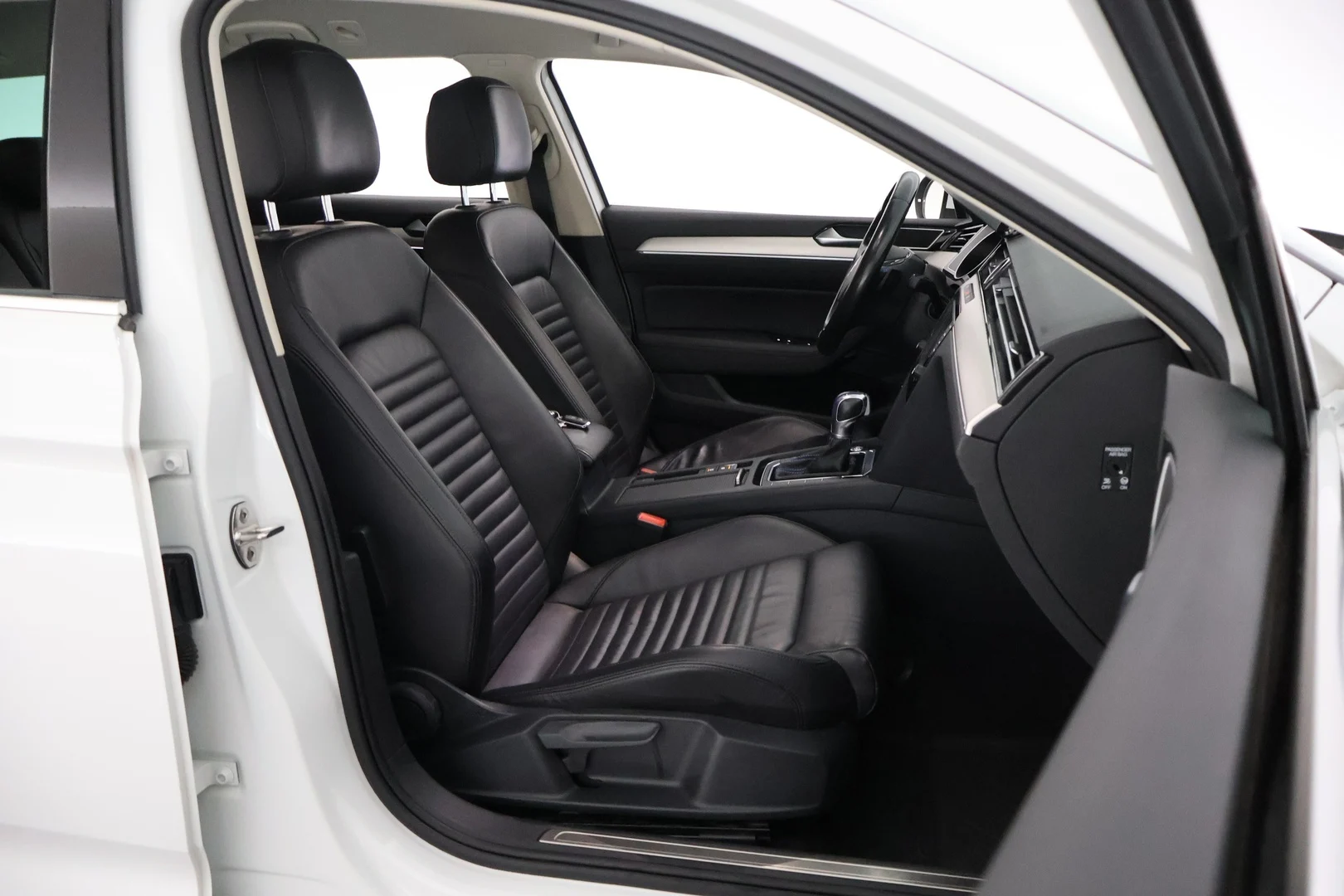 Car Image - 4Fv84qiy65aHX3OS2mg0K3