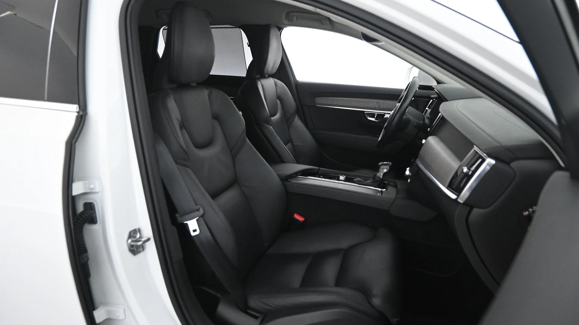 Car Image - 6NLX5z41E88iJqrnKELbK7