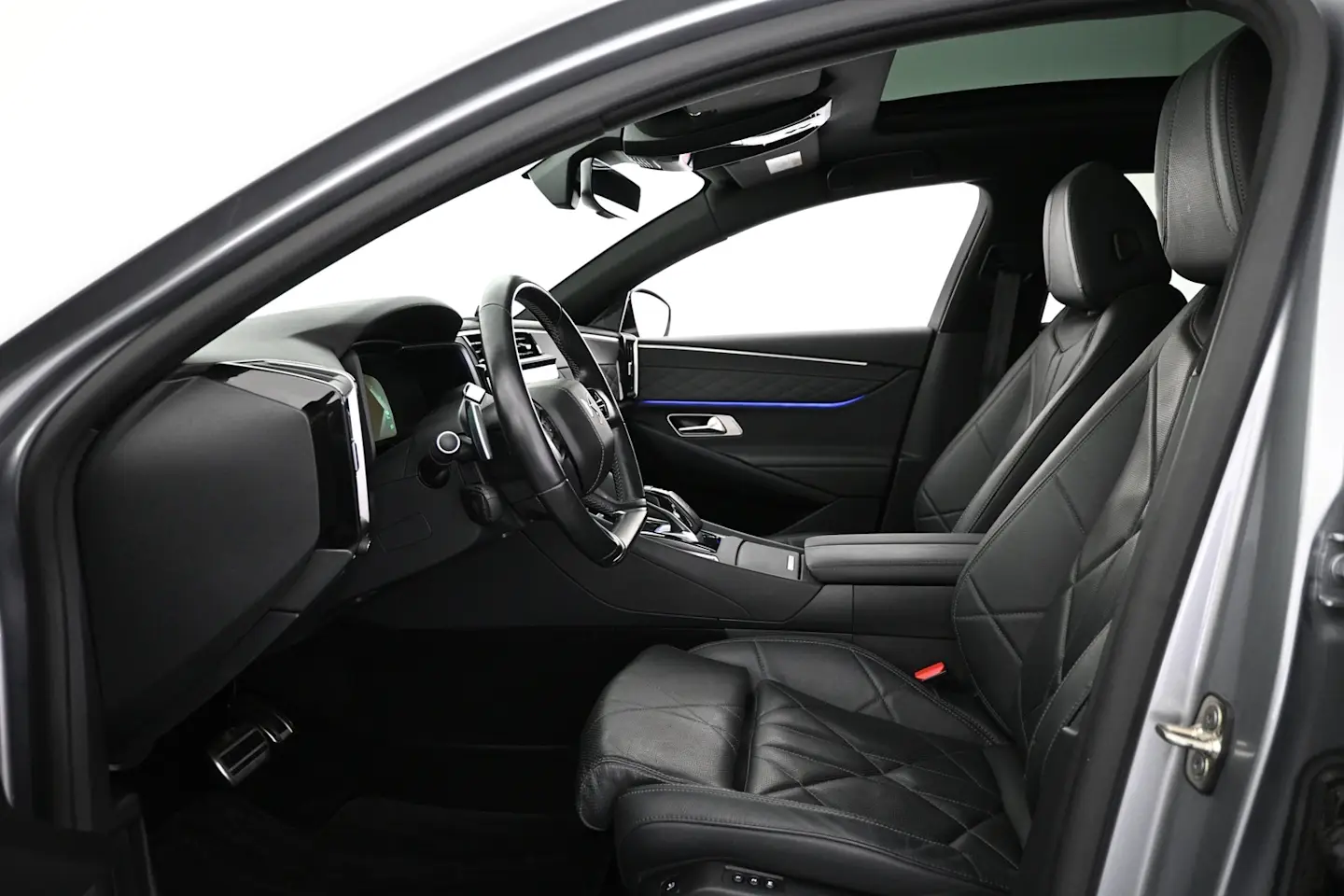 Car Image - 6RLyp1hh0cBLjpz1Xv8WRy