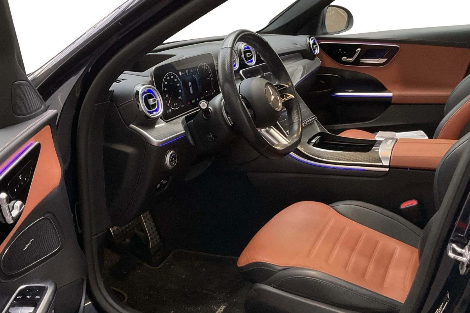 Car Image - 20aADJYwCy4Oon8YhVSUPD