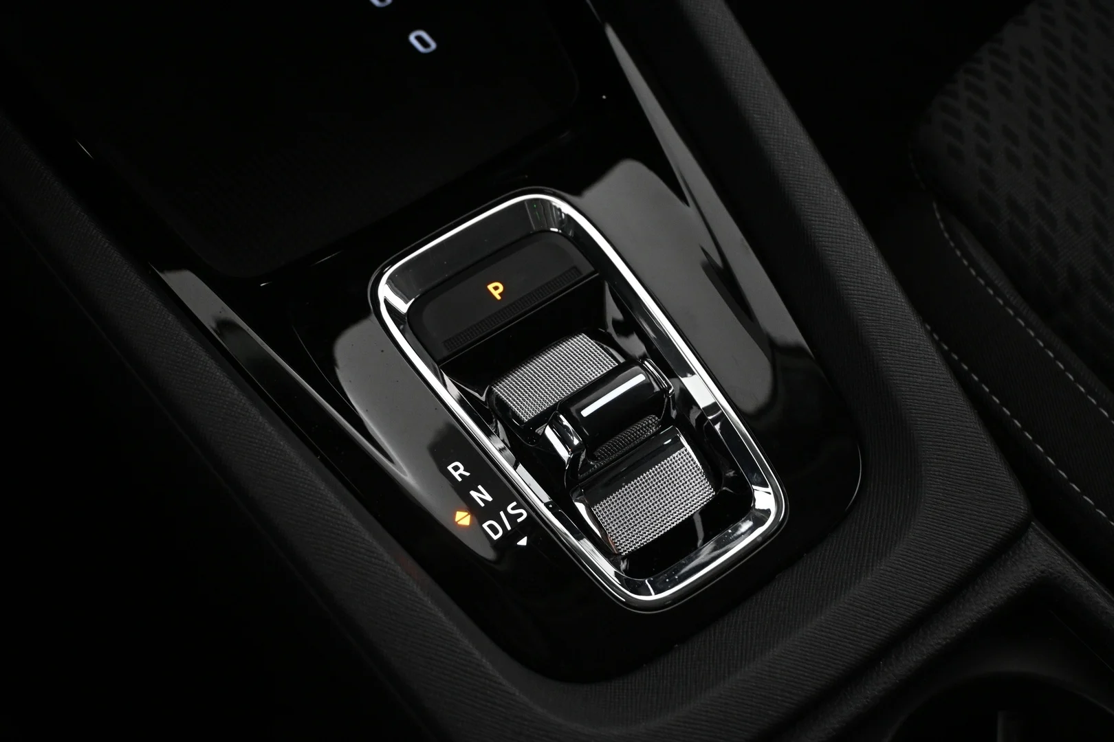 Car Image - 332Hdi1drC8oFpw0BnkfTC