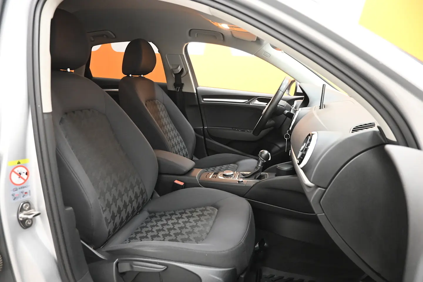 Car Image - 2DLiovpphyfwaRoSY4IEYE