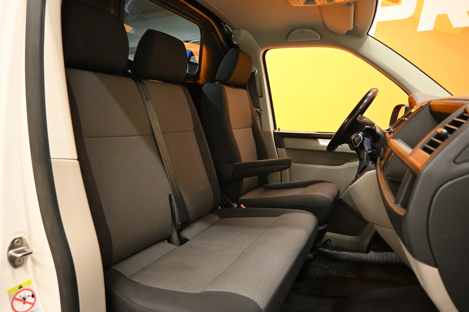 Car Image - 1Edraztgge8INnCCDYbMo8