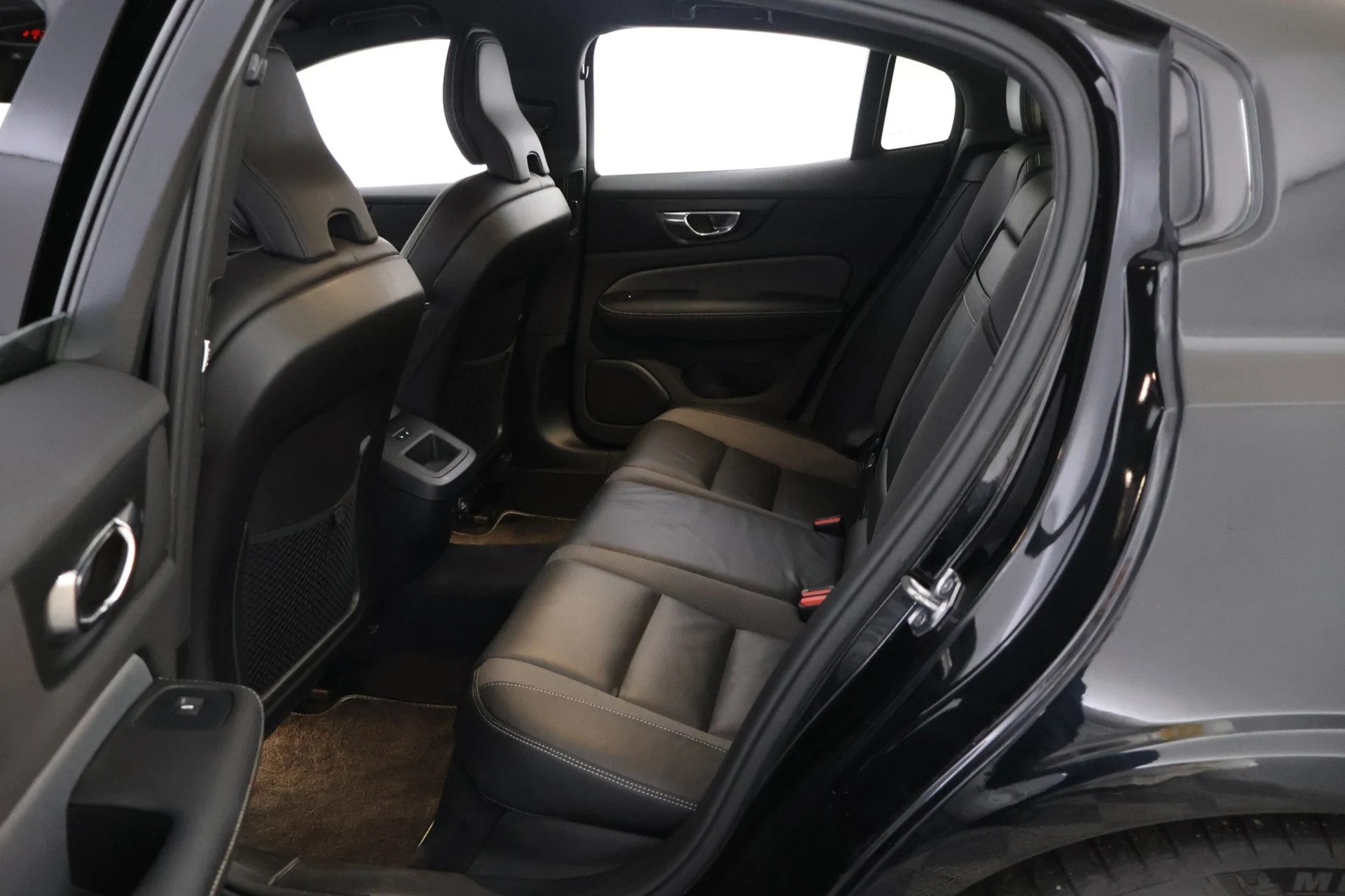 Car Image - 6Hc65gQVZfgTQaDwaeagYx