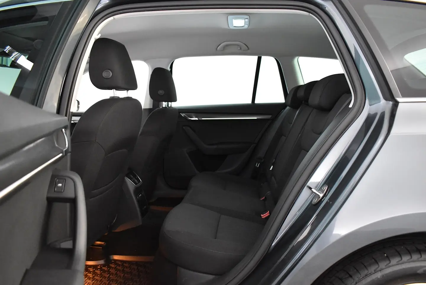 Car Image - 6PezX2iC1PM0WQ5Nz7xQdH