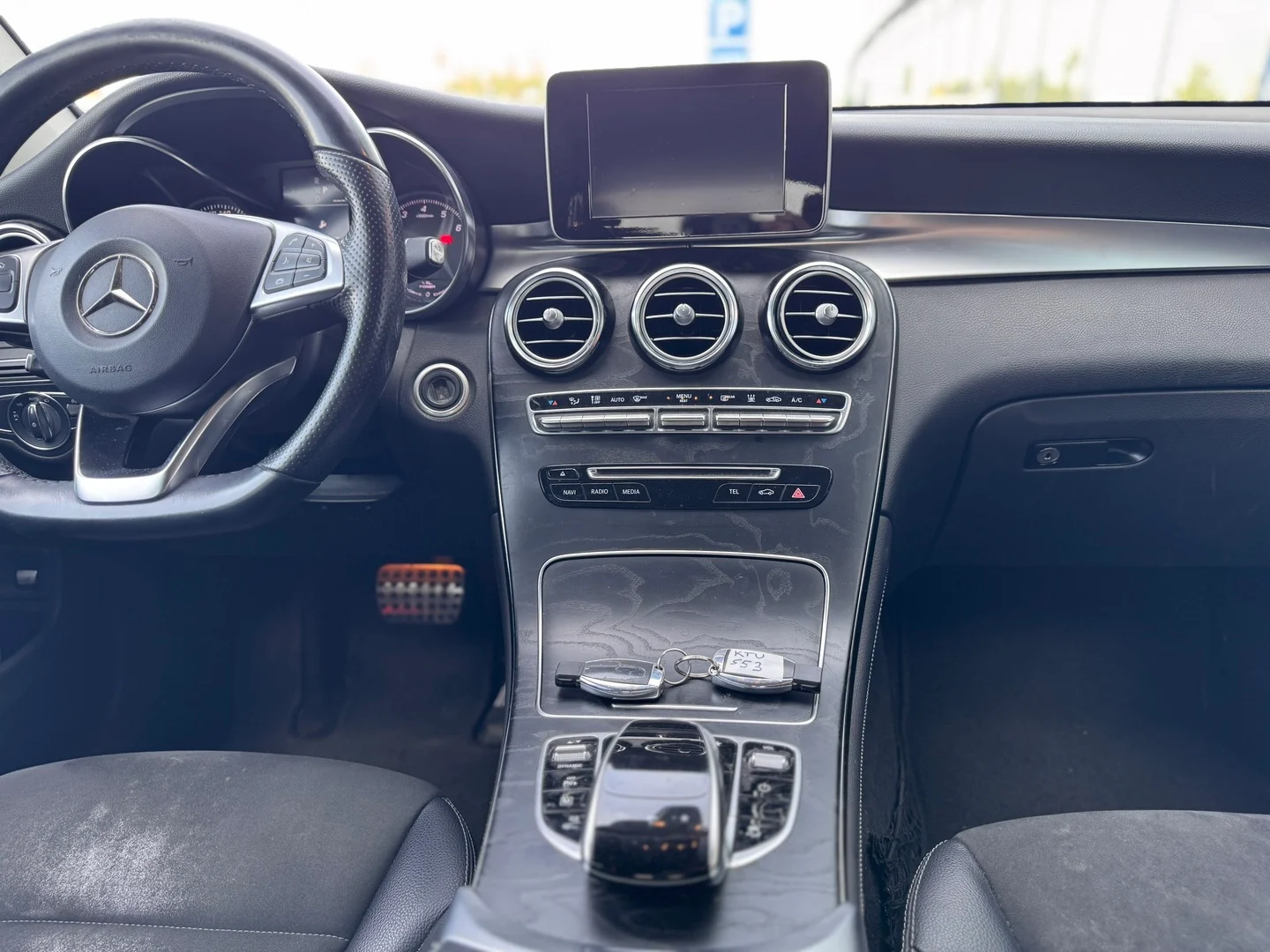Car Image - 73pHBiAlSGF8ibsGf63ayi