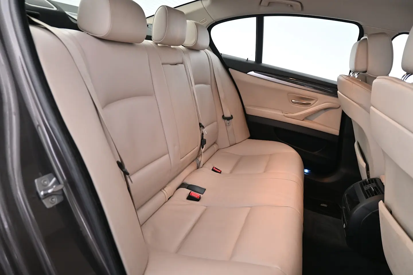 Car Image - 1xiNvUx4a9UokOEICBEQAJ