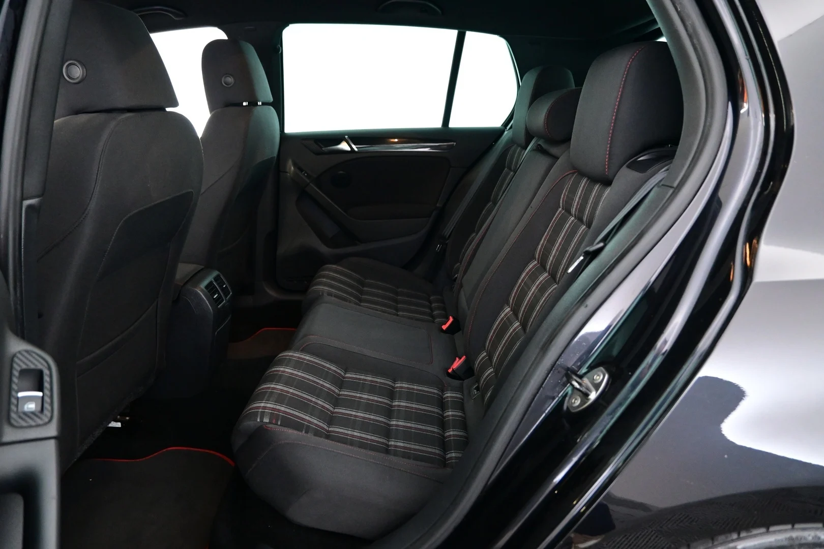 Car Image - 4XLPDrkV5p9kaRTdIyzOZK