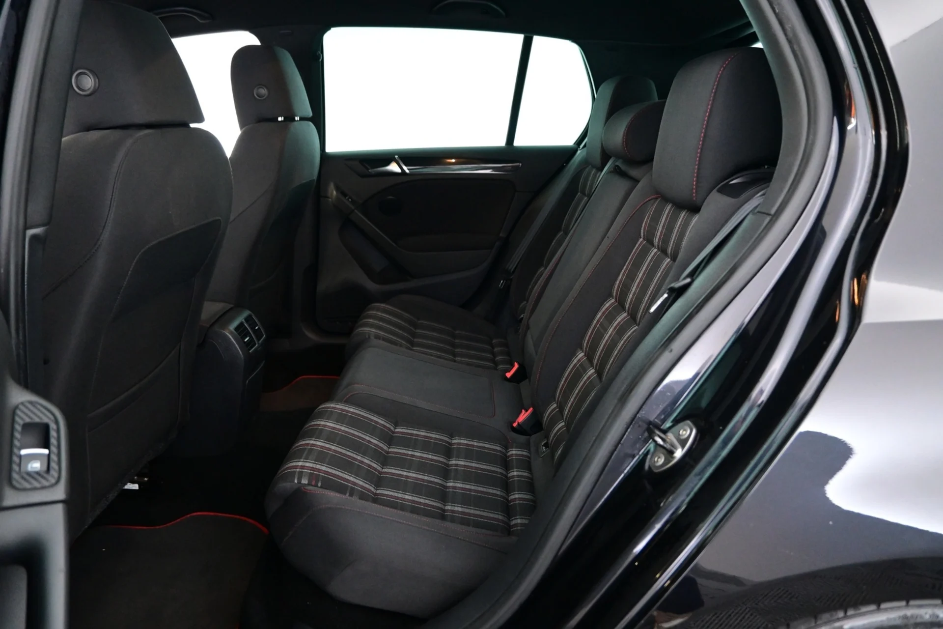 Car Image - 4XLPDrkV5p9kaRTdIyzOZK