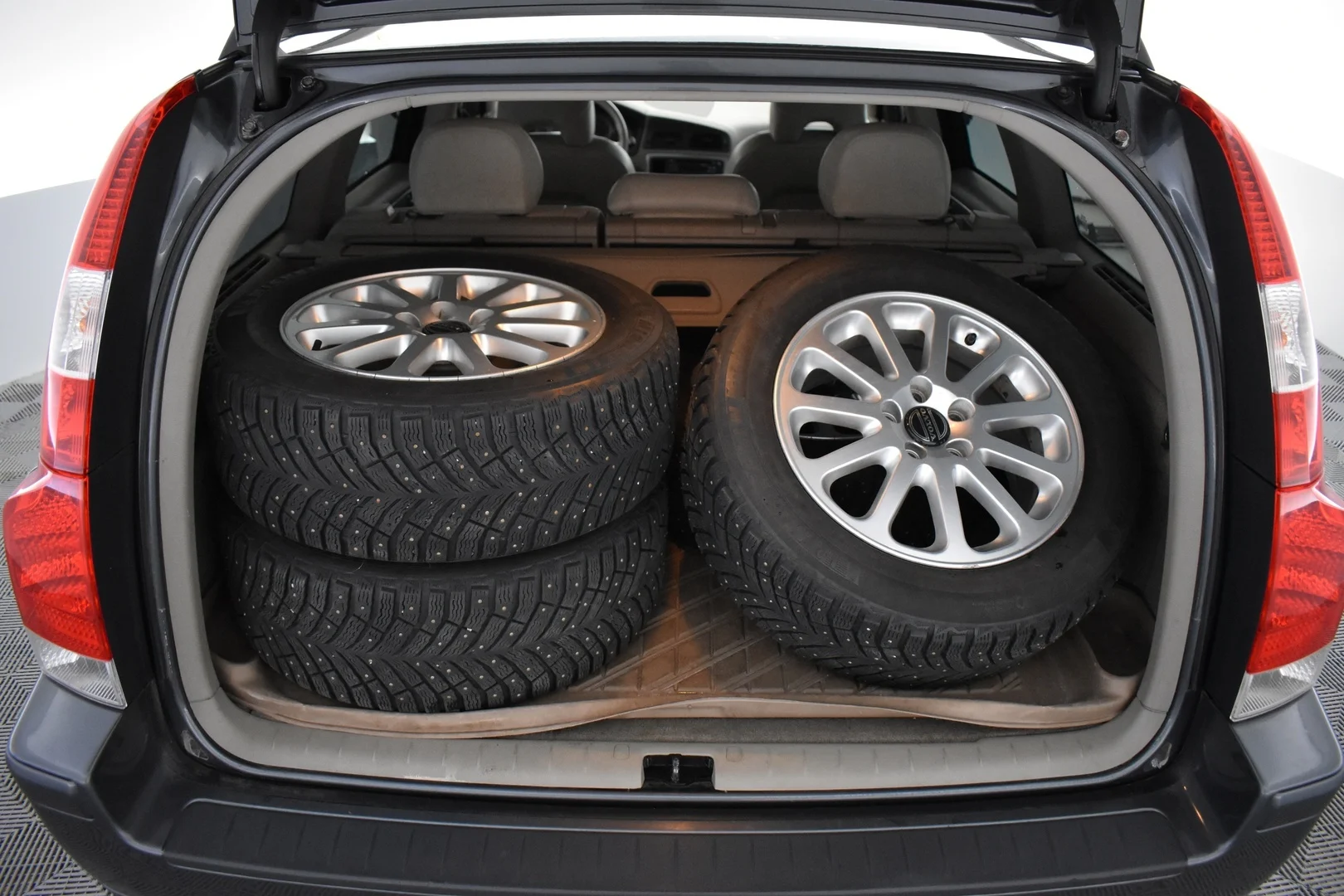Car Image - 1kXgwnDaiCAZtPM97xfhIW