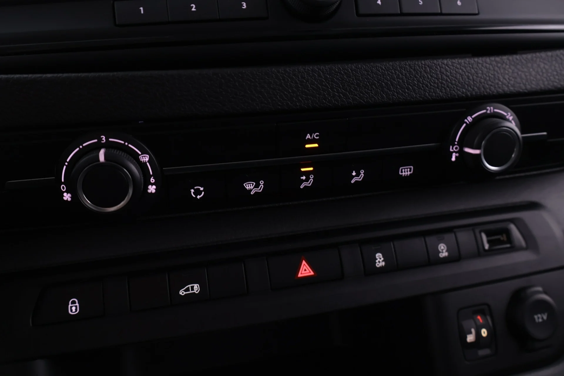 Car Image - 7AicrGbSDnw677344DfUH9