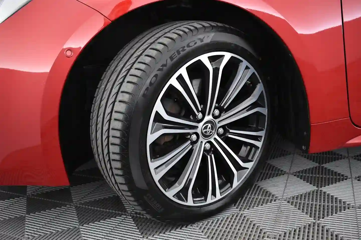 Car Image - 43Q5LSQniUnF3fVyDLxzUV