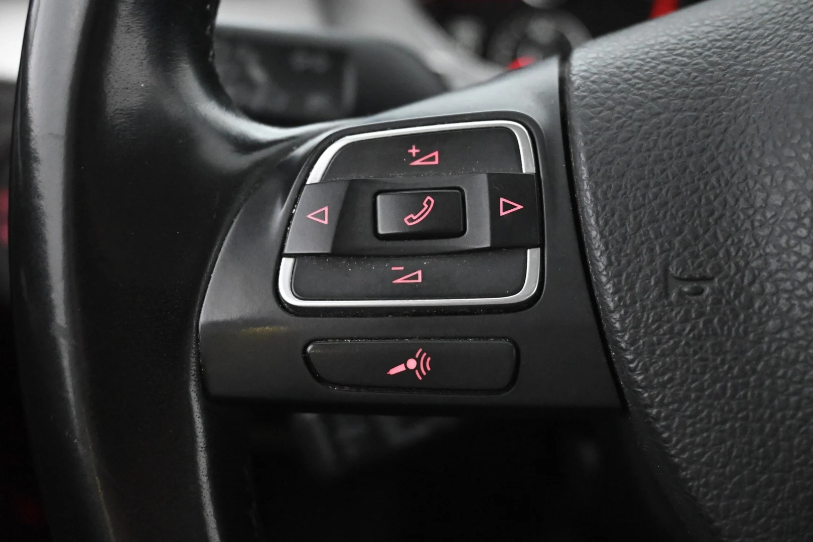 Car Image - 2JeVvryHOLRqGMZWzh7QqA