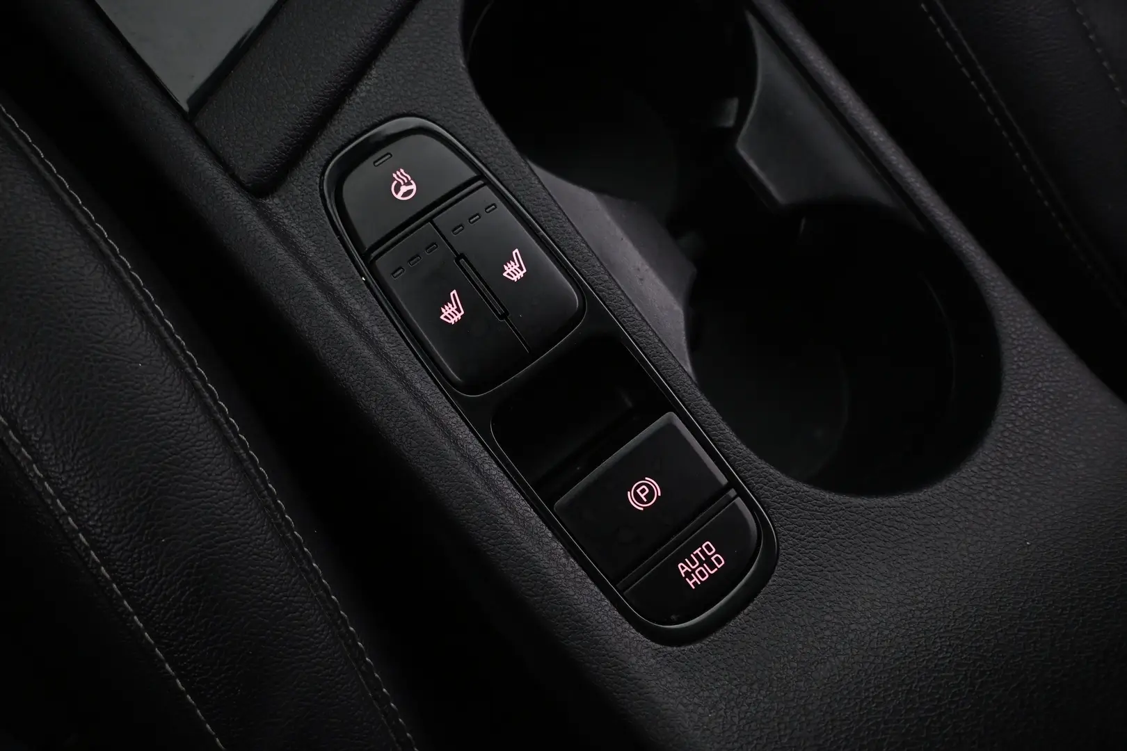 Car Image - 4xc4gDaNq6b3kqjcHMx2Ii
