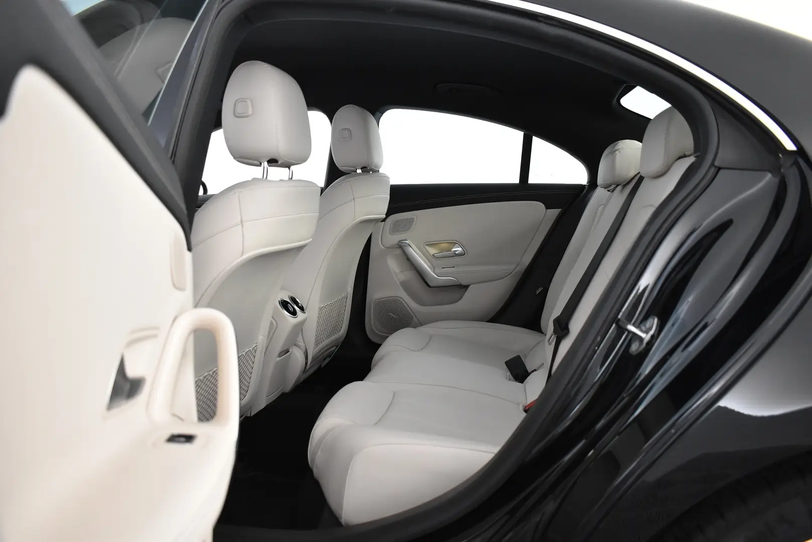 Car Image - KgfFSlIOkkcNvhXb7OA6c