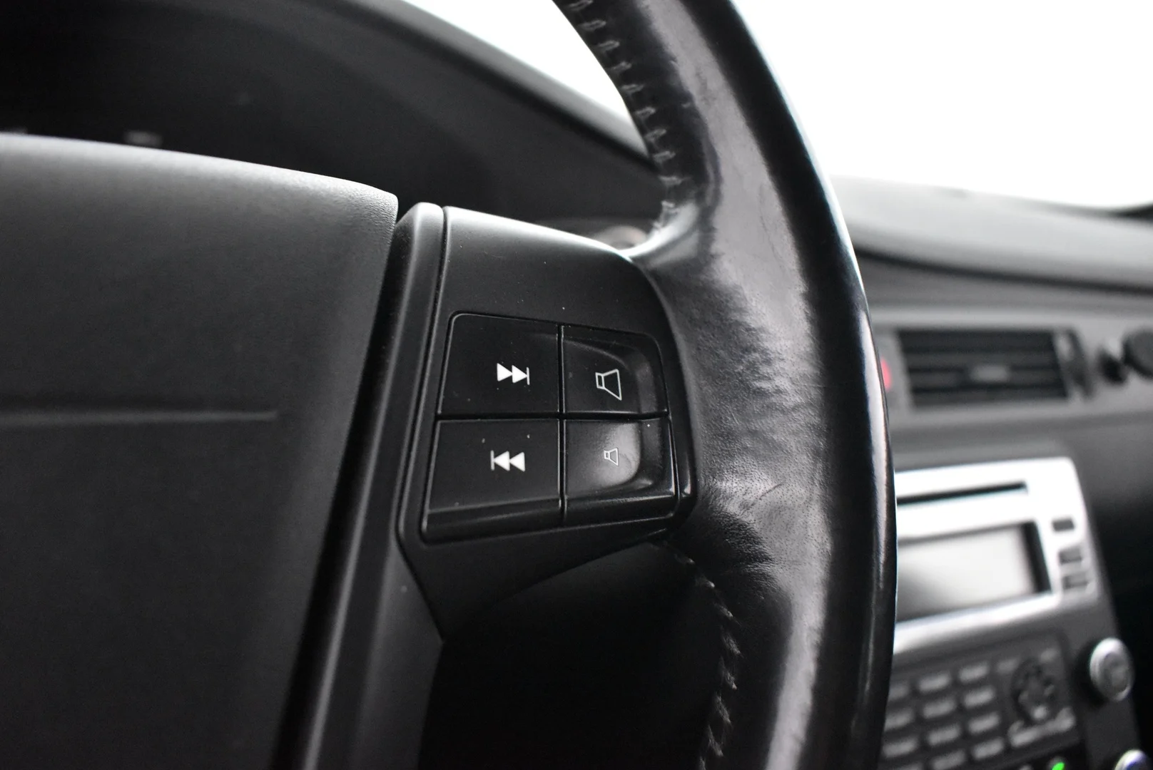 Car Image - 3uHdg8DNfKtLS3vcfZwMd4