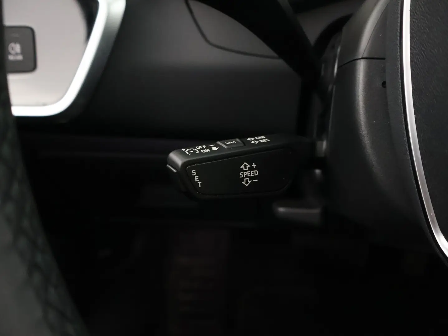 Car Image - 3xzIxFtcVHdUqZOpXLaoxO