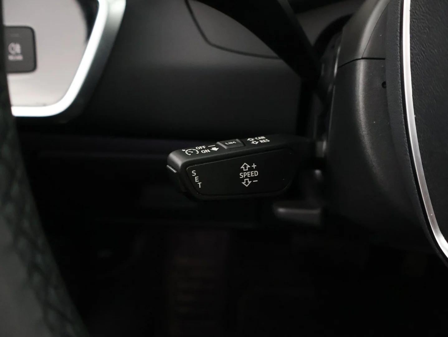 Car Image - 3xzIxFtcVHdUqZOpXLaoxO