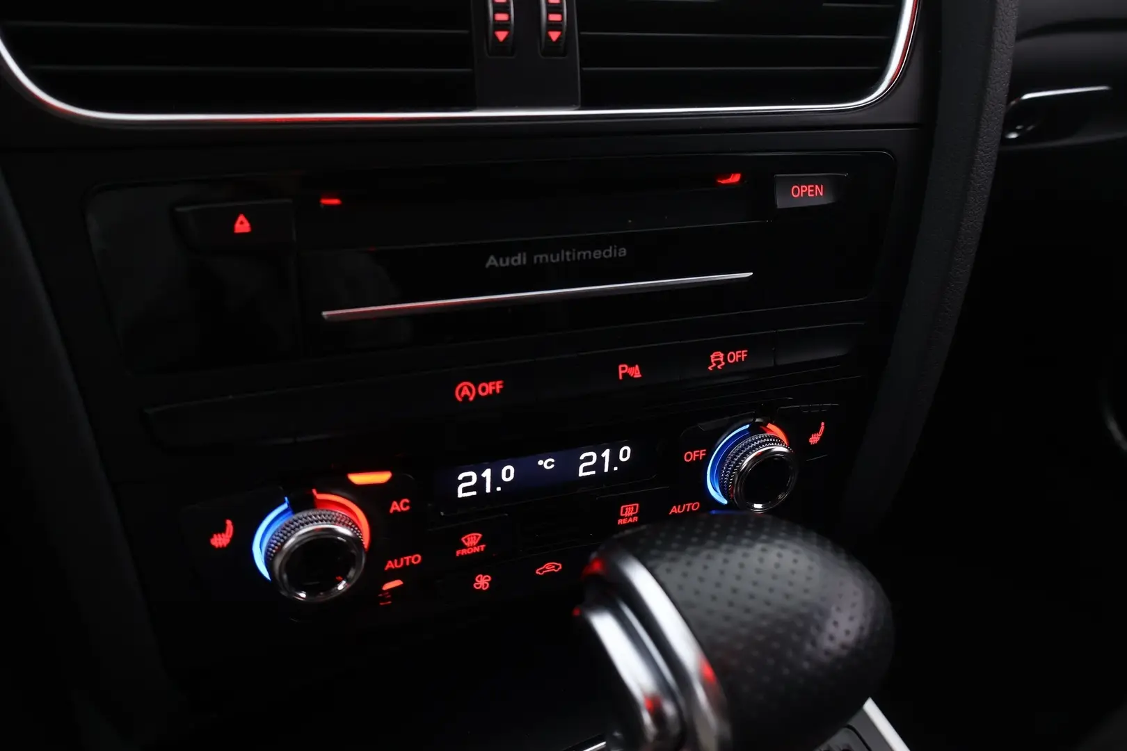 Car Image - 5CmHvkb7r0crxvqSq3T3X7