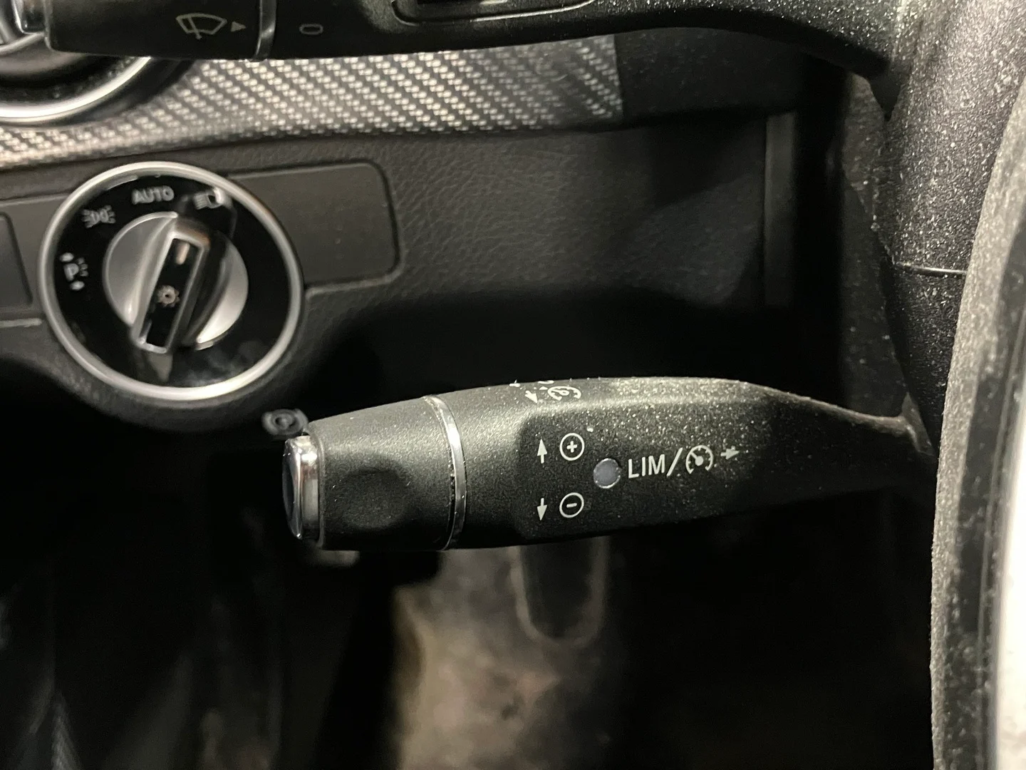 Car Image - YwF9ZjDPHPXAWbHz6LjiG