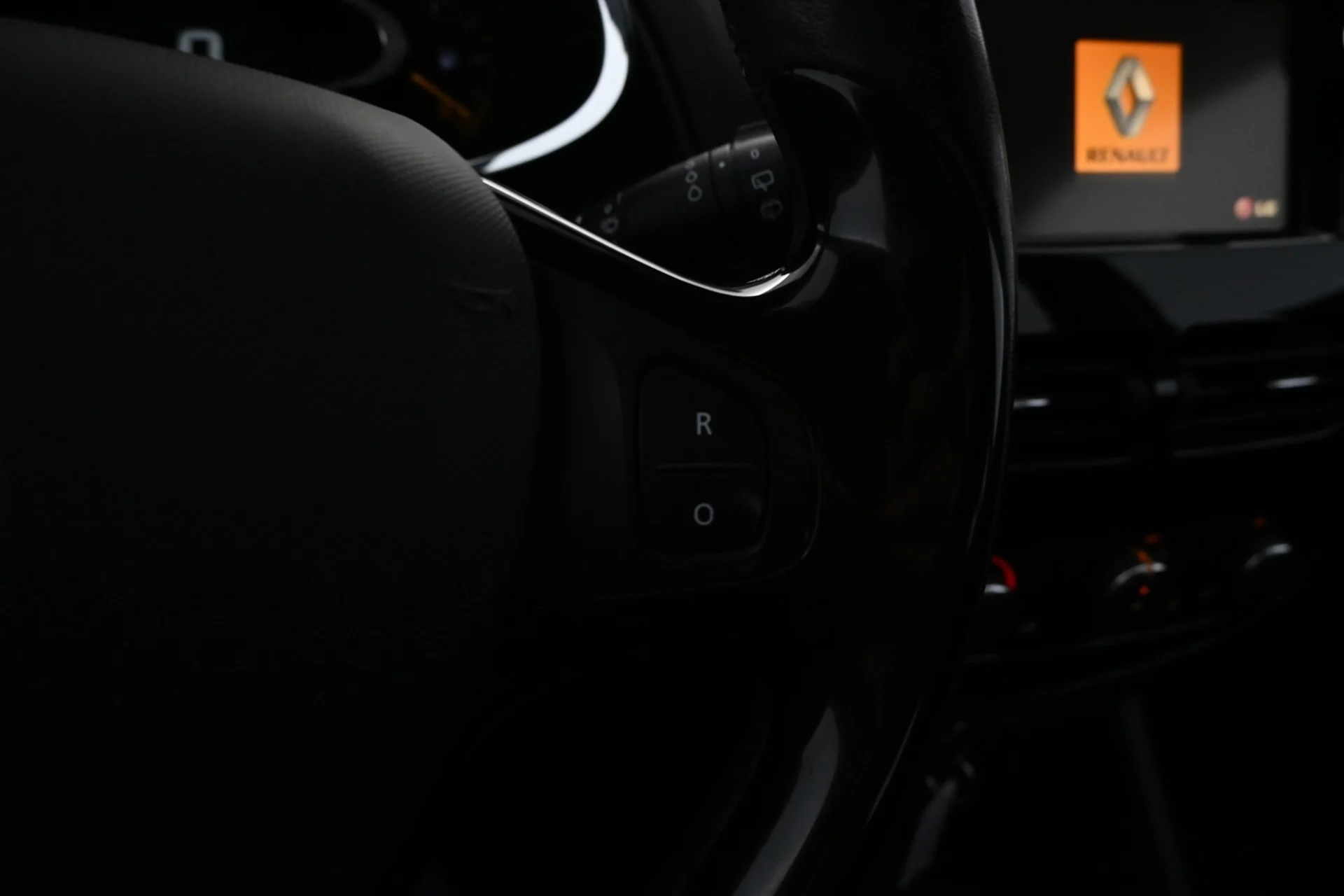 Car Image - 2zEkjIQlMg8DAaJ3yujNyO