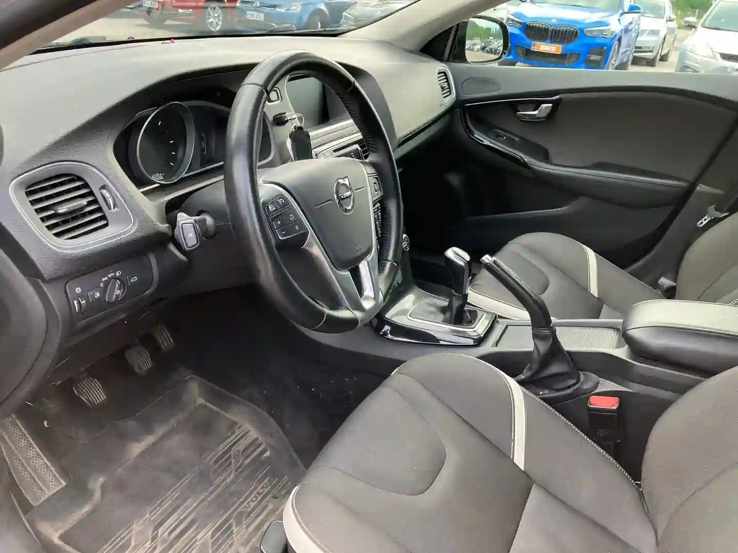 Car Image - 4mdtfUcZgnmaWz3L591bi5