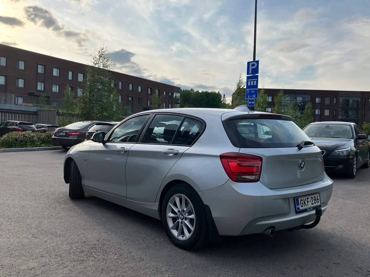 Car Image - 2spVC2LzGWINNZZlNDqZpU