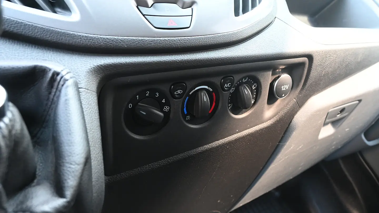 Car Image - 1IQYysiV5ql9tqJBga0QzI