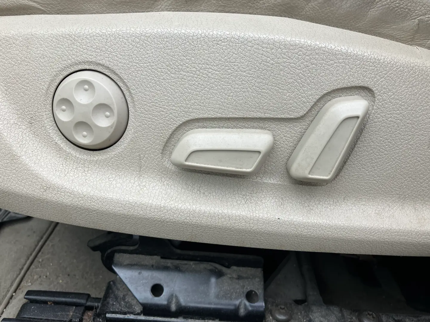 Car Image - 12WWMBXGxWFZD2yVJh0VLR