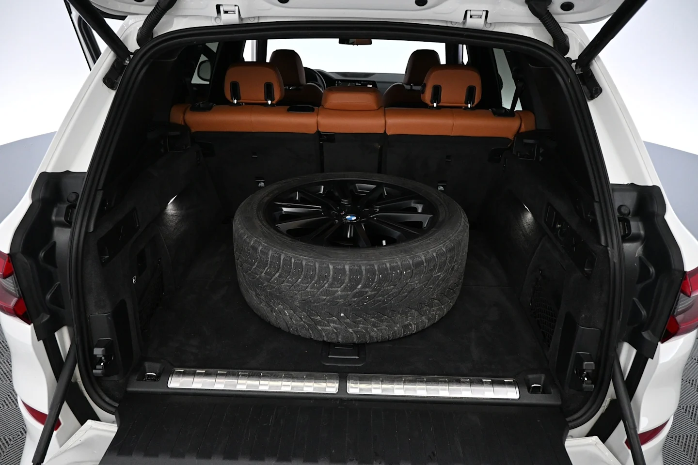 Car Image - 6mVqwibz5uIsBeg9JjJgAS