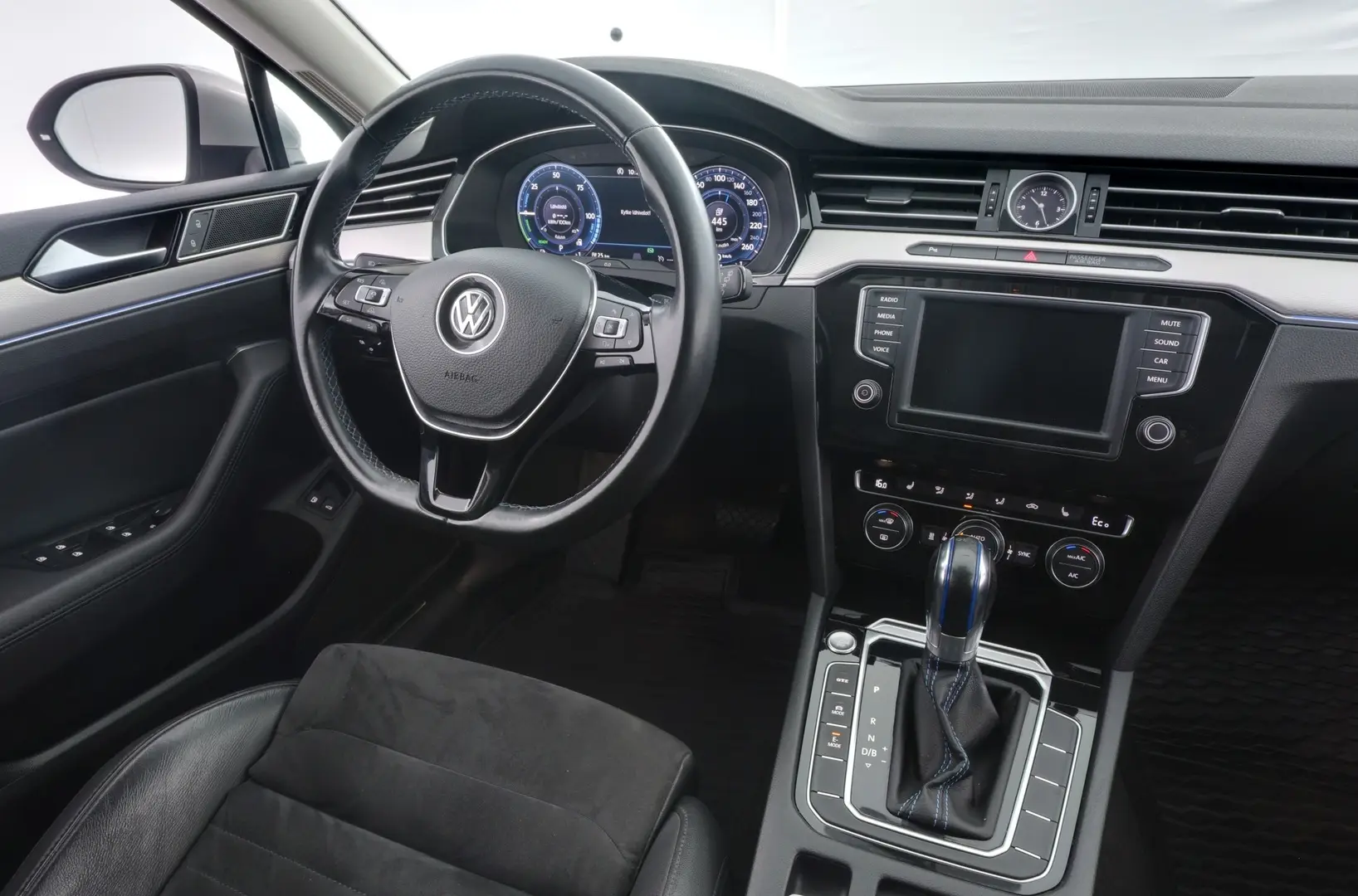 Car Image - 61sgAPRtvZm1ol9vN54ElG