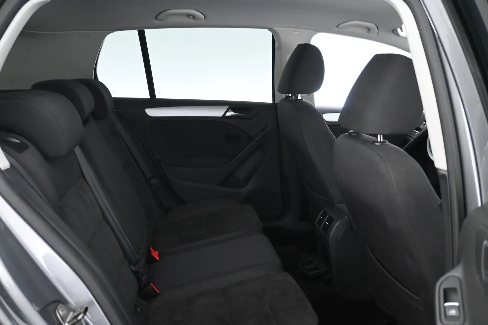Car Image - 1RHrr6IdQq6AT0oHzhn2os