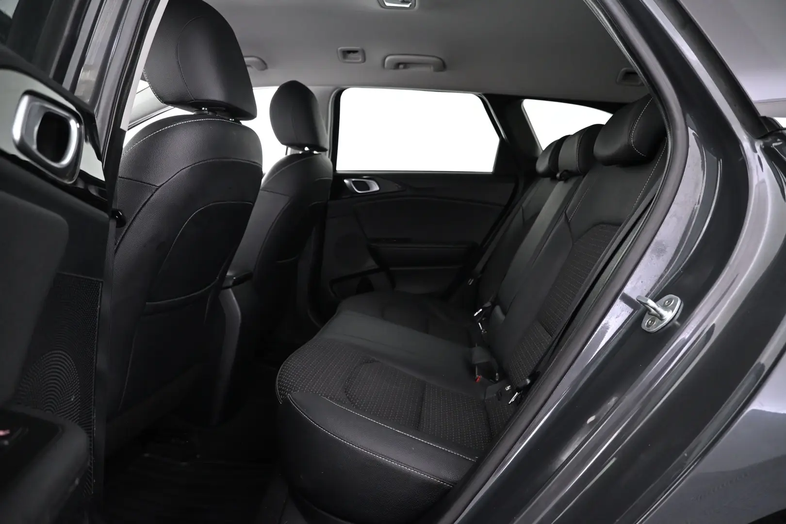Car Image - 3KH5LOKrRfV4wihZgL7OrE