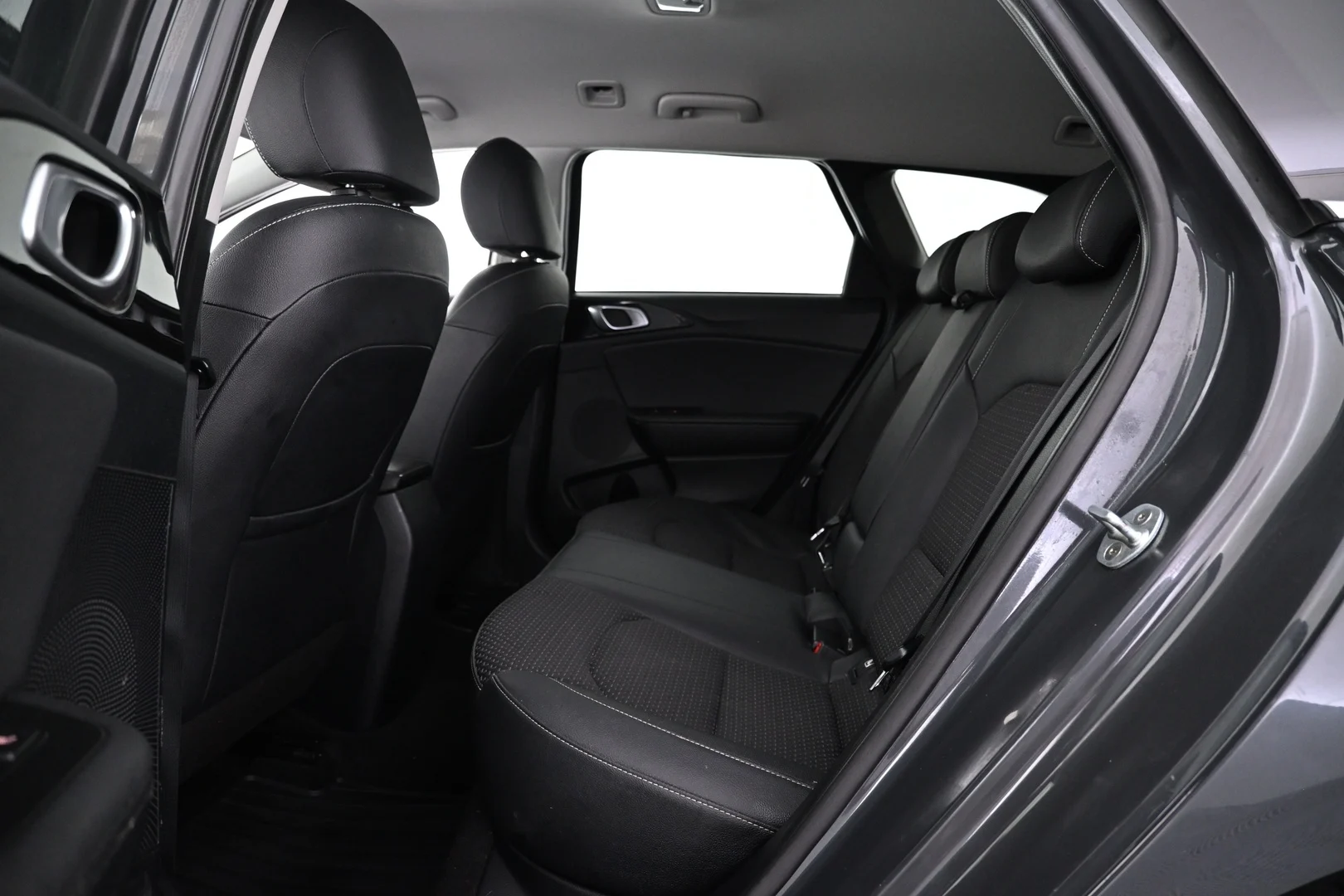 Car Image - 3KH5LOKrRfV4wihZgL7OrE