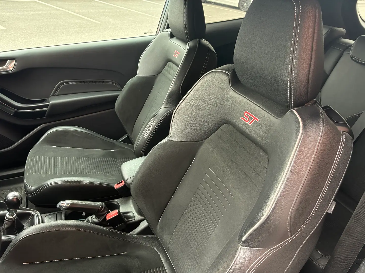 Car Image - 3tPsWsxPUz7dk885S0zky3
