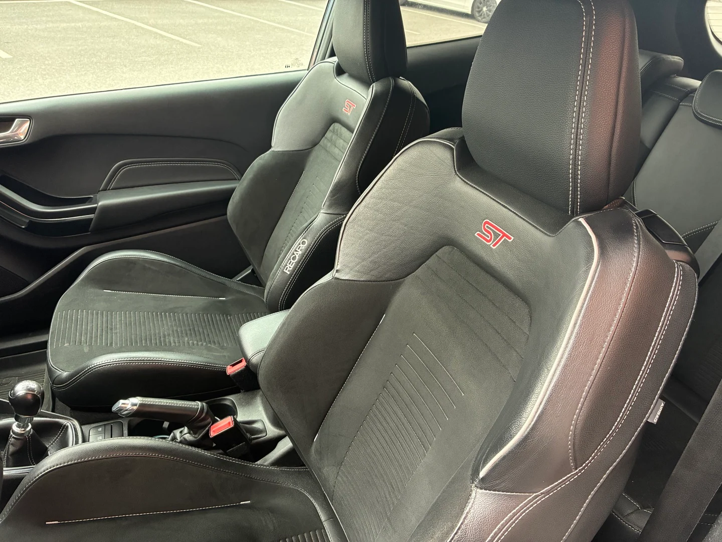 Car Image - 3tPsWsxPUz7dk885S0zky3