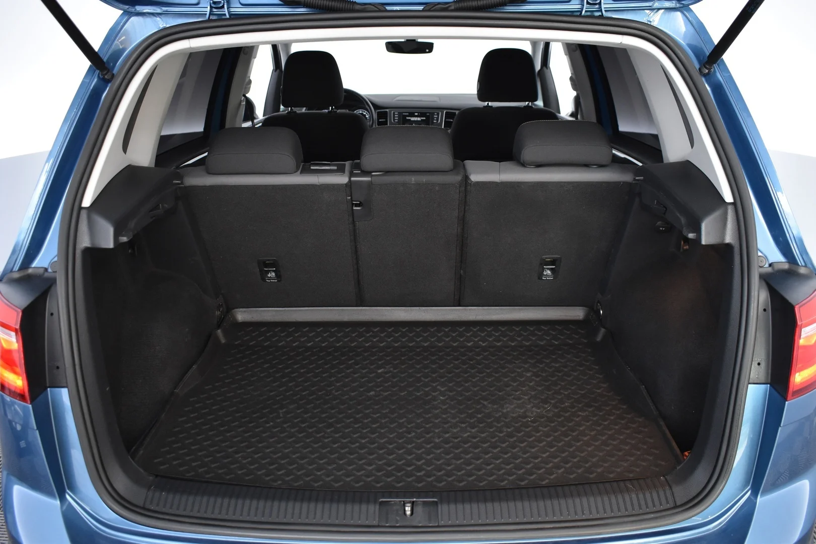 Car Image - 5g9uiF9lJPFqLoWO1YFrBs