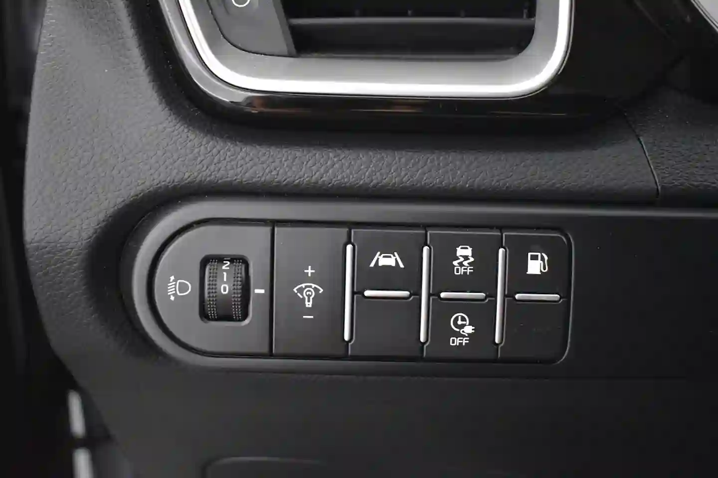 Car Image - 2v2oRc6nPDCYRqmmhJUWo8