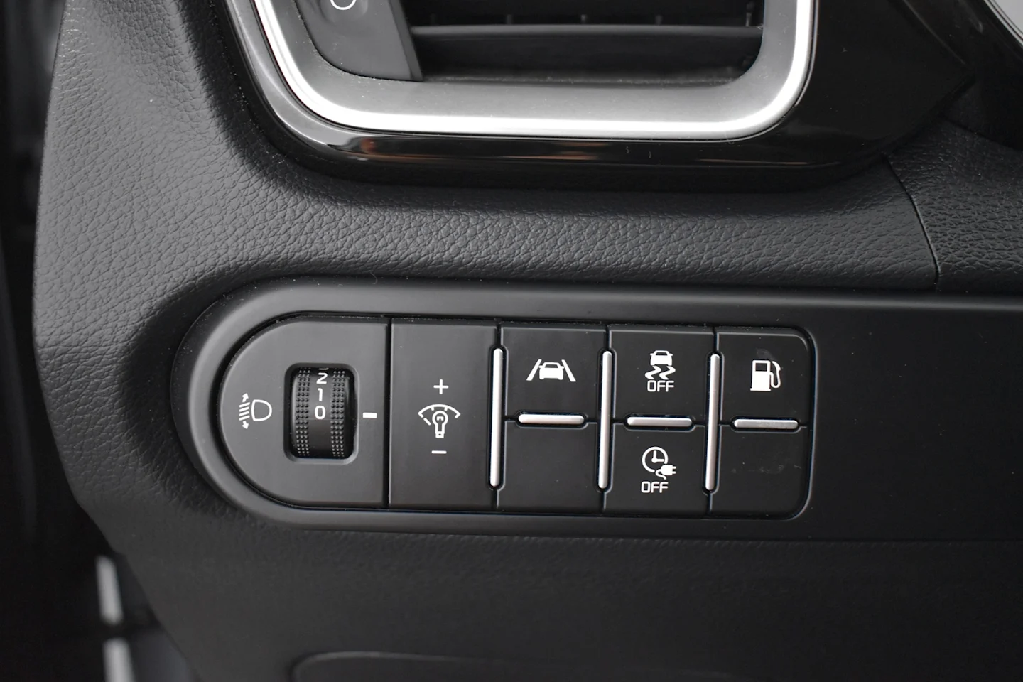 Car Image - 2v2oRc6nPDCYRqmmhJUWo8
