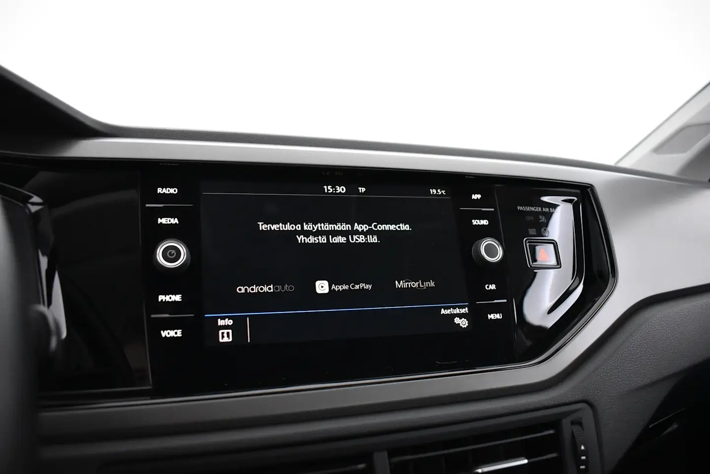 Car Image - 1DqnmwK8MGTcAcyyDYC6u1