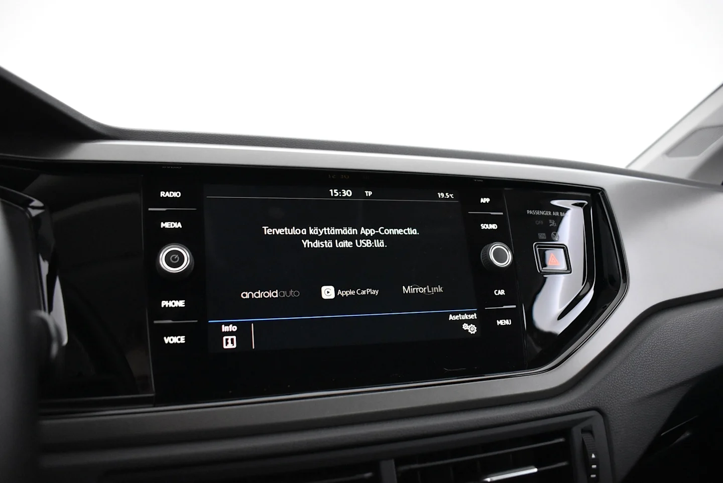Car Image - 1DqnmwK8MGTcAcyyDYC6u1