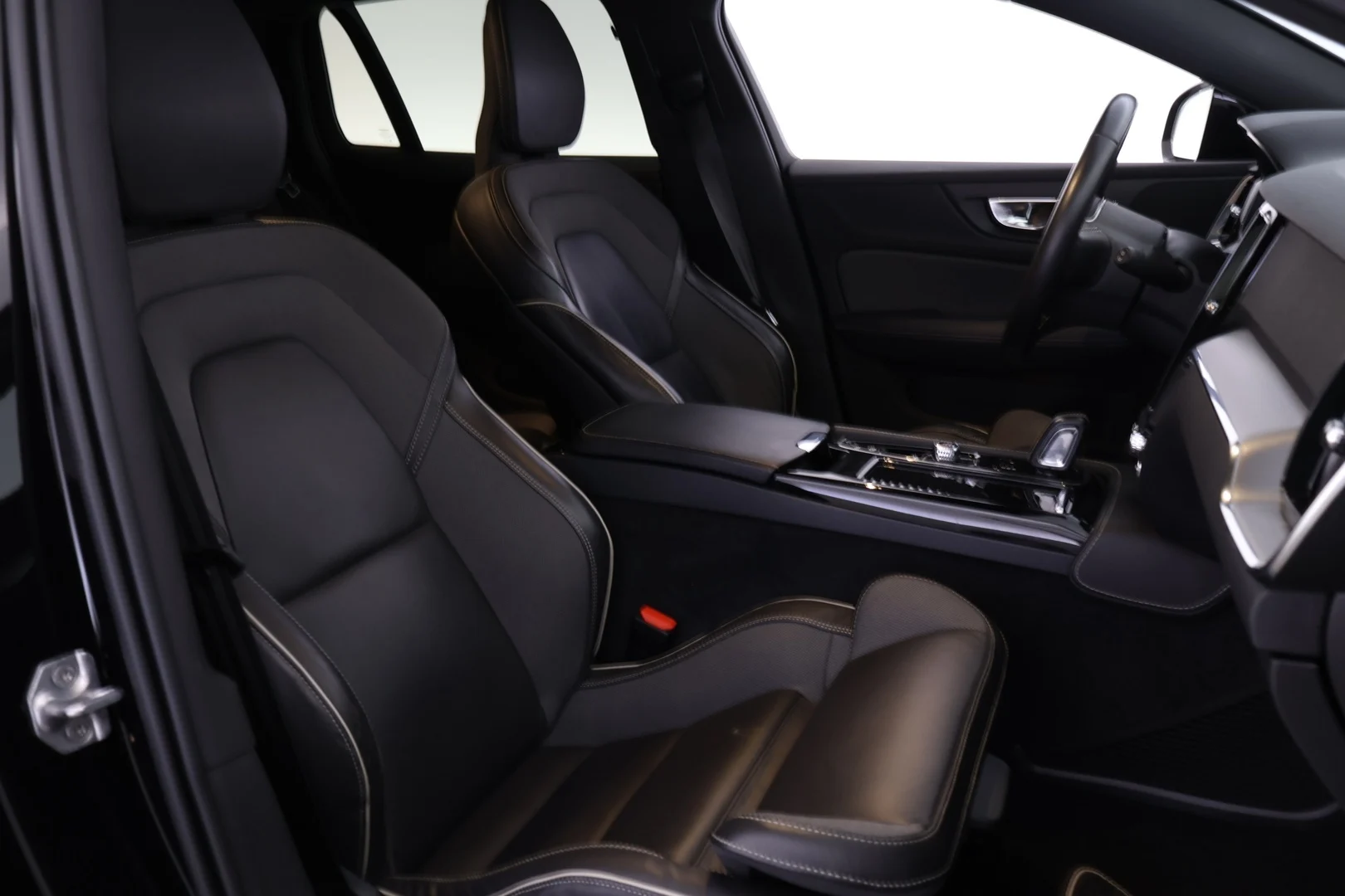 Car Image - 1tR7L4nBzhSkhwUS1mS2nc