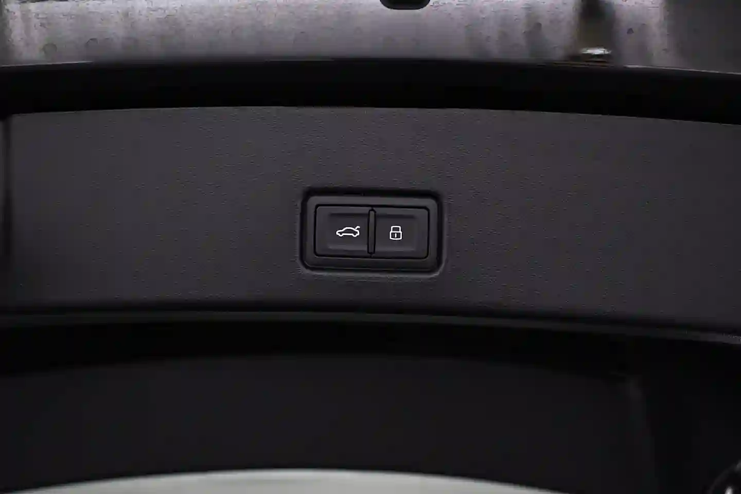 Car Image - PSUqrtPOkip80hH2xefmo