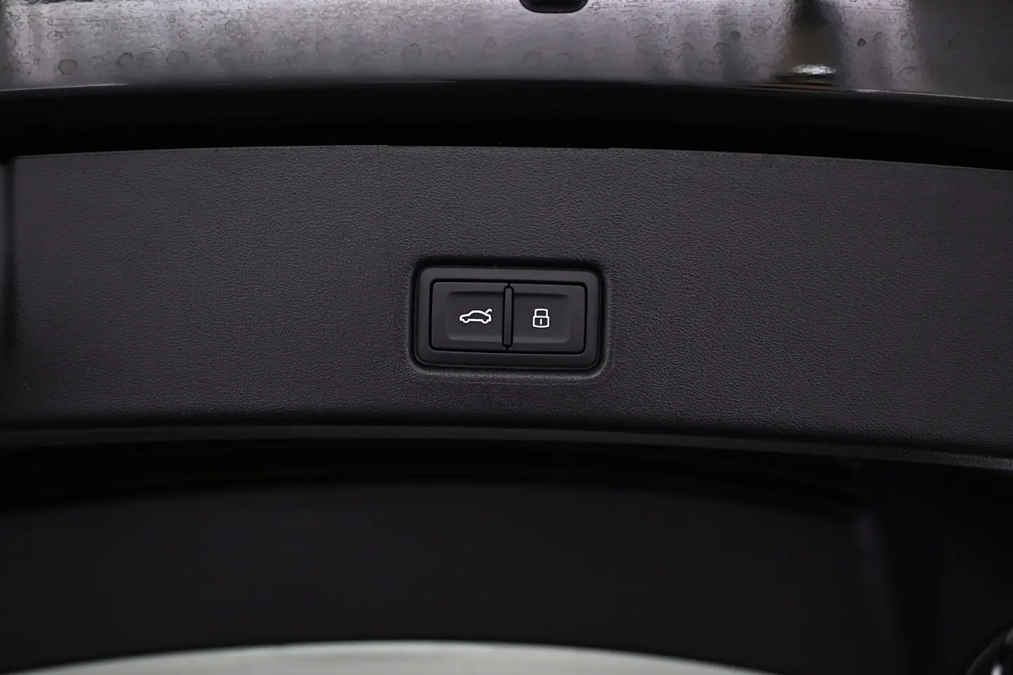 Car Image - PSUqrtPOkip80hH2xefmo