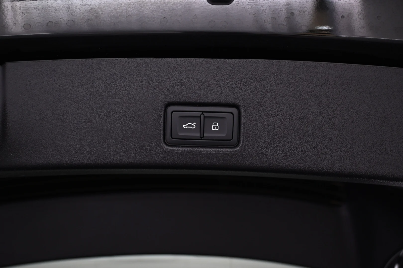 Car Image - PSUqrtPOkip80hH2xefmo