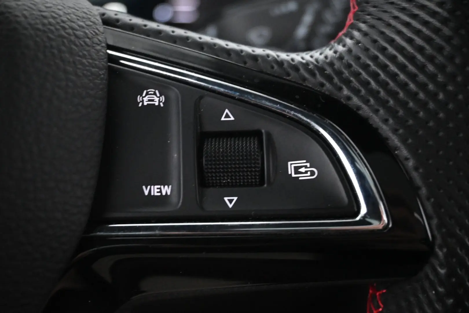 Car Image - 1lgOXsAKYKM1xOmFq3Tg5b