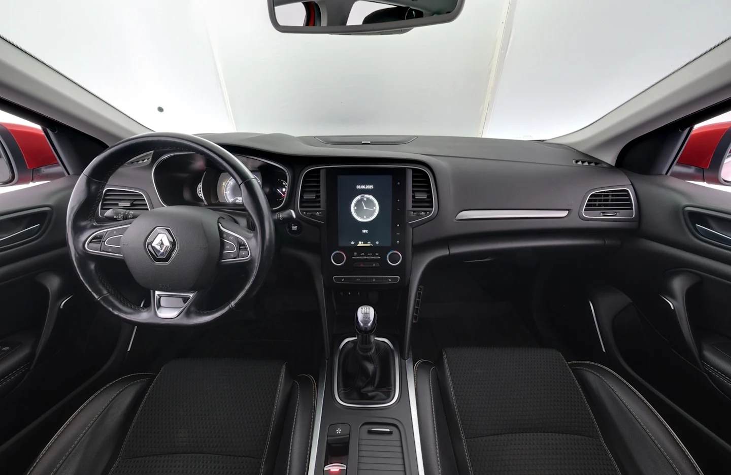 Car Image - 2yZ9HQBTSWHJ20FcsxNmt7