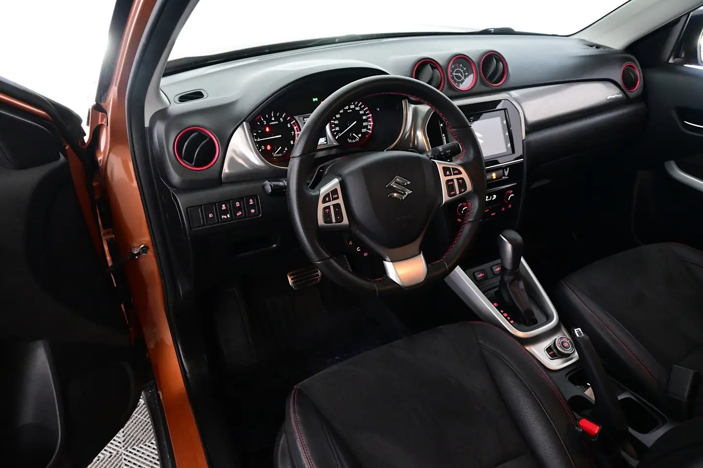 Car Image - 4TB0QXMC8DNV7EF4xBS1gi