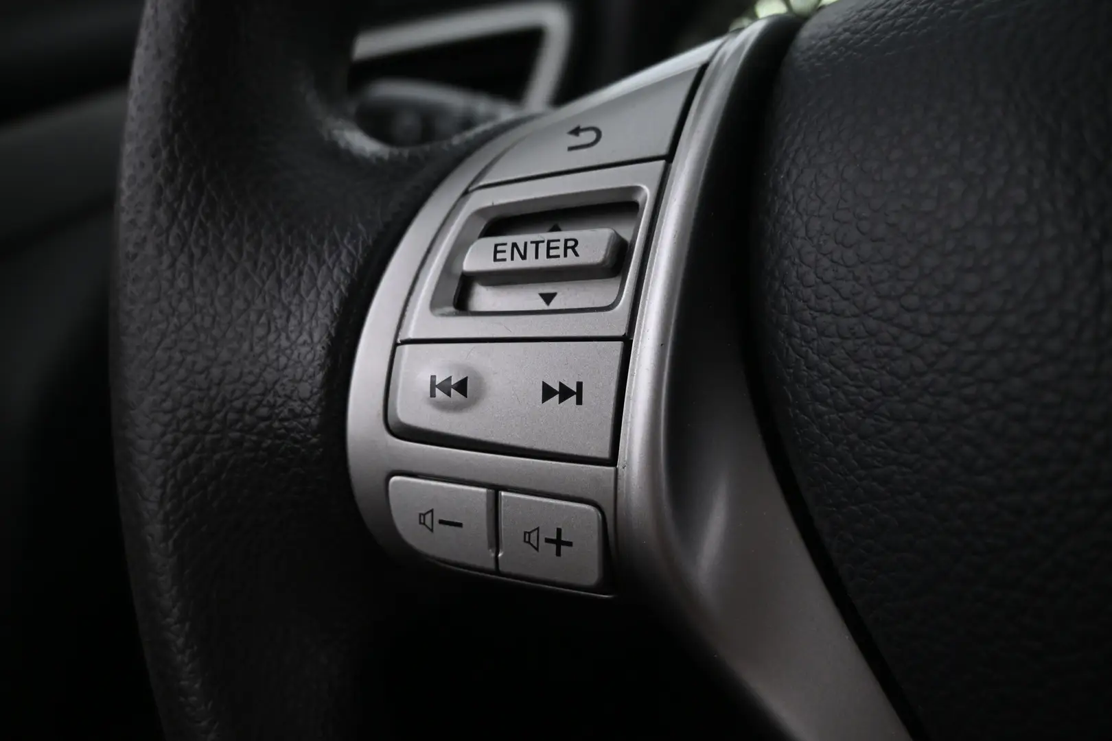 Car Image - 7MdfaDY8QWtuDuckIGfk4l